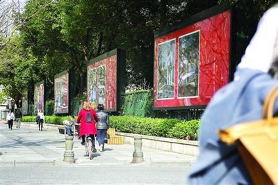 上海天價違建廣告牌不但未拆反被納入規(guī)劃